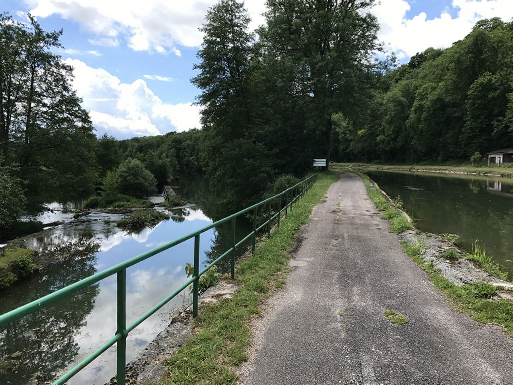 The canal runs alongside the Marne near Condes